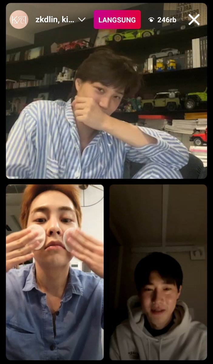 ItsMeOshGf's tweet photo. APA JADINYA KALO DIA LIHAT INI? APA GA KETAR KETIR TUH? 😭😭
TRS BAEKHYUN SPACE TWIT SAMBIL SIKAT GIGI, NGAJAK NGOBROL EXO-L, 
LIVE SAMBIL NYANYI+NYETIR, SEHUN YG KLARIF TANDA TANGAN GA BERUBAH LEWAT LIVE IG, KAI YG DI USIR SATPAM WKT LIVE(INI MASIH BARU2 SEMUA WKWKW) https://t.co/vcNczsupv9