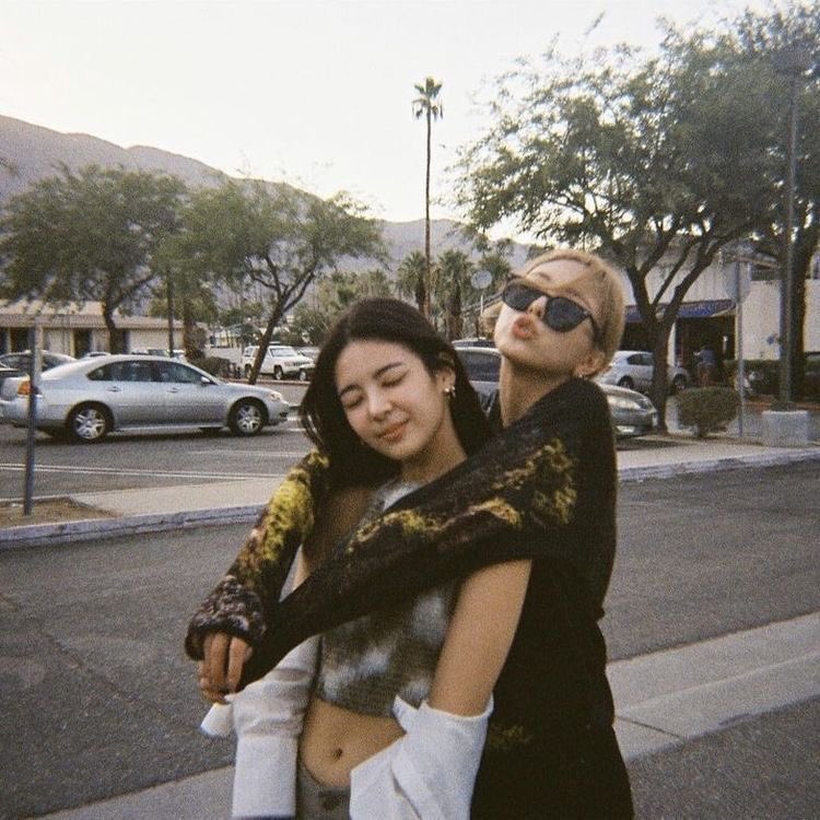 now, i can finally tell the whole world that i am inlove with the most beautiful bug i have ever seen 🥰 happy birthday, baby dragon 🐲💕