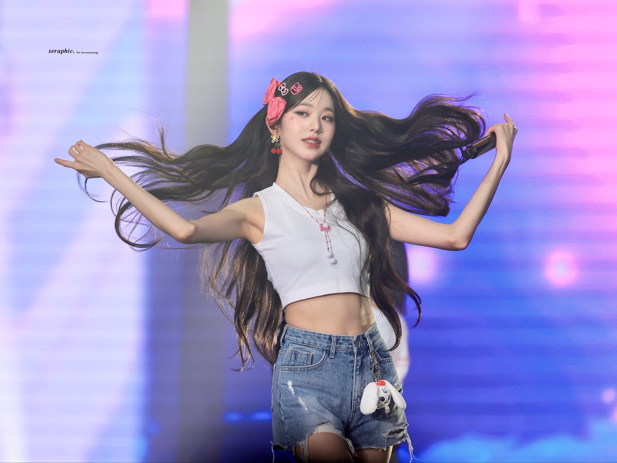 seraphic_wy's tweet photo. 230709 프롬퀸 in BKK🇹🇭 : 16전 11승의 그녀😘

#IVE #아이브 #JANGWONYOUNG #장원영 @IVE_twt https://t.co/C1ufM5WhMh