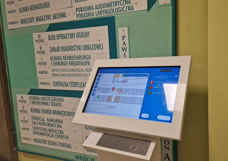 NFZ_Kielce's tweet photo. 8⃣ infokiosków ułatwiających poruszanie się po placówce ustawiono w #WSZ w #Kielce. Szpital ma też stronę internetową dostosowaną do potrzeb osób z niepełnosprawnościami i specjalne tablety do kontaktu.
Wszystko w ramach Dostępność Plus dla zdrowia.
@NFZ_GOV_PL @MariuszAhop https://t.co/leIQLIx3el