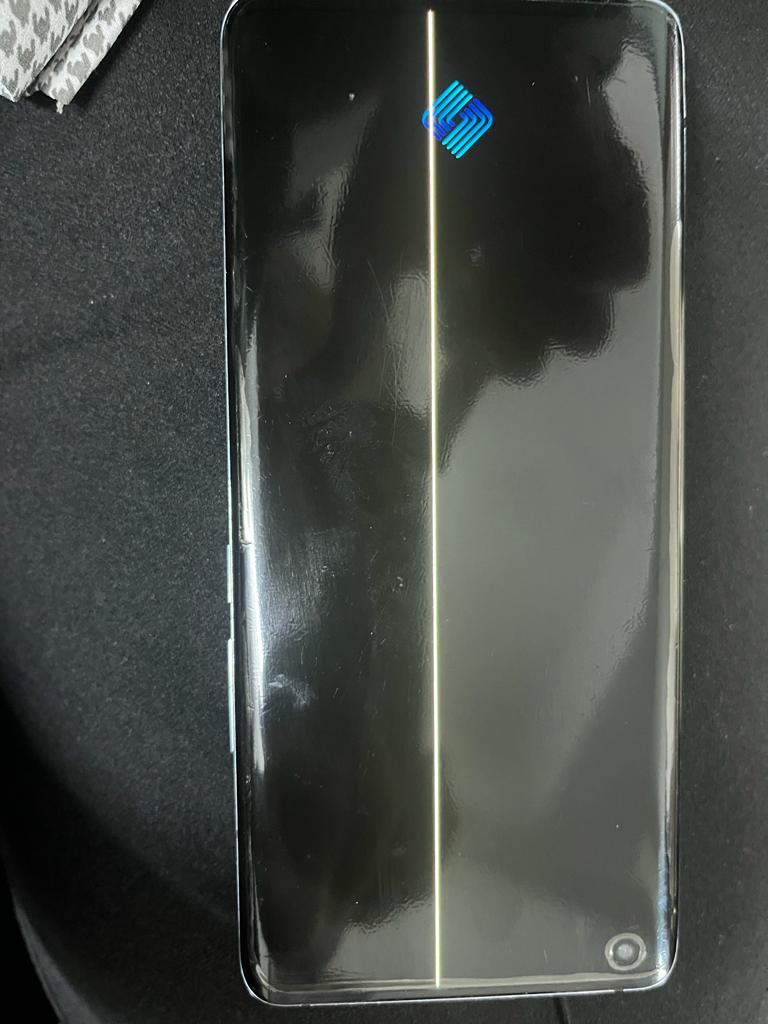 Dt_AnjaliRohira's tweet image. Hey @Vivo_India
I'm facing an issue with my #VivoX50Pro. There's an annoying white/green line on my screen! For a premium series, this shouldn't happen! Who will bear the expense to fix it? Buying such an expensive phone should mean no worries! #VivoX50Pro #ScreenIssue #Complaint