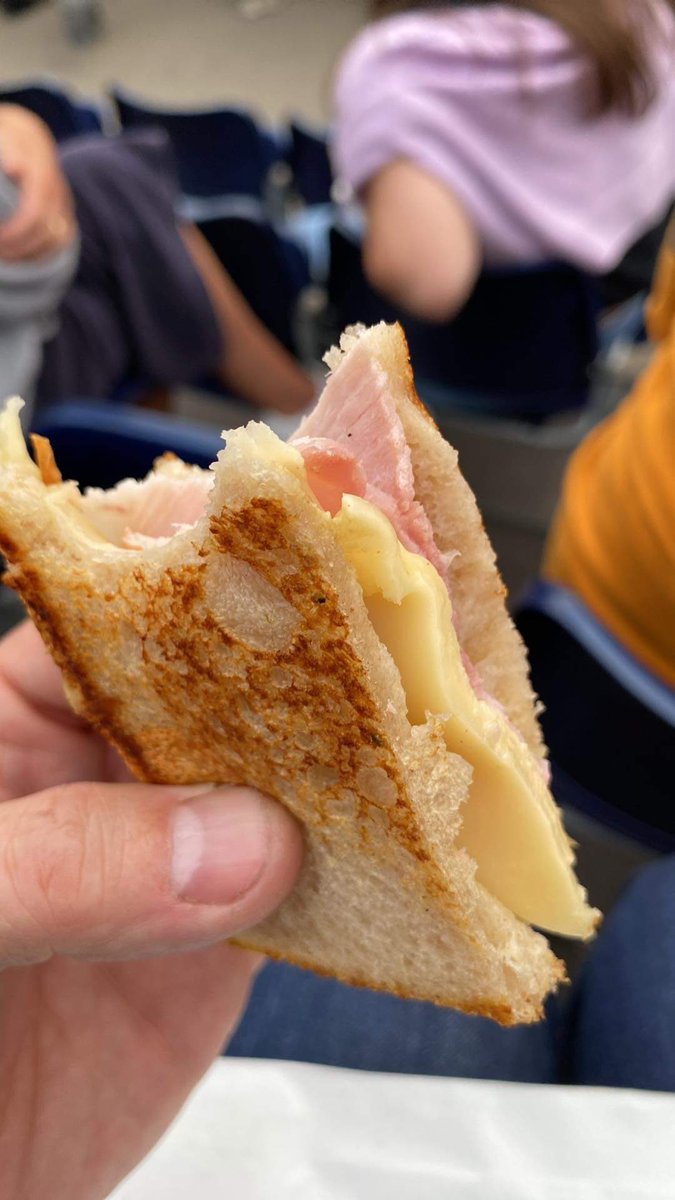 Great night at the <a href="/HerneHillVel/">Herne Hill Velodrome</a> Grand Prix. Place as packed as I’ve ever seen it in the past decade. Great racing too, with an absolutely dominant performance from @Flora_perkins03 in the Omnium the highlight!