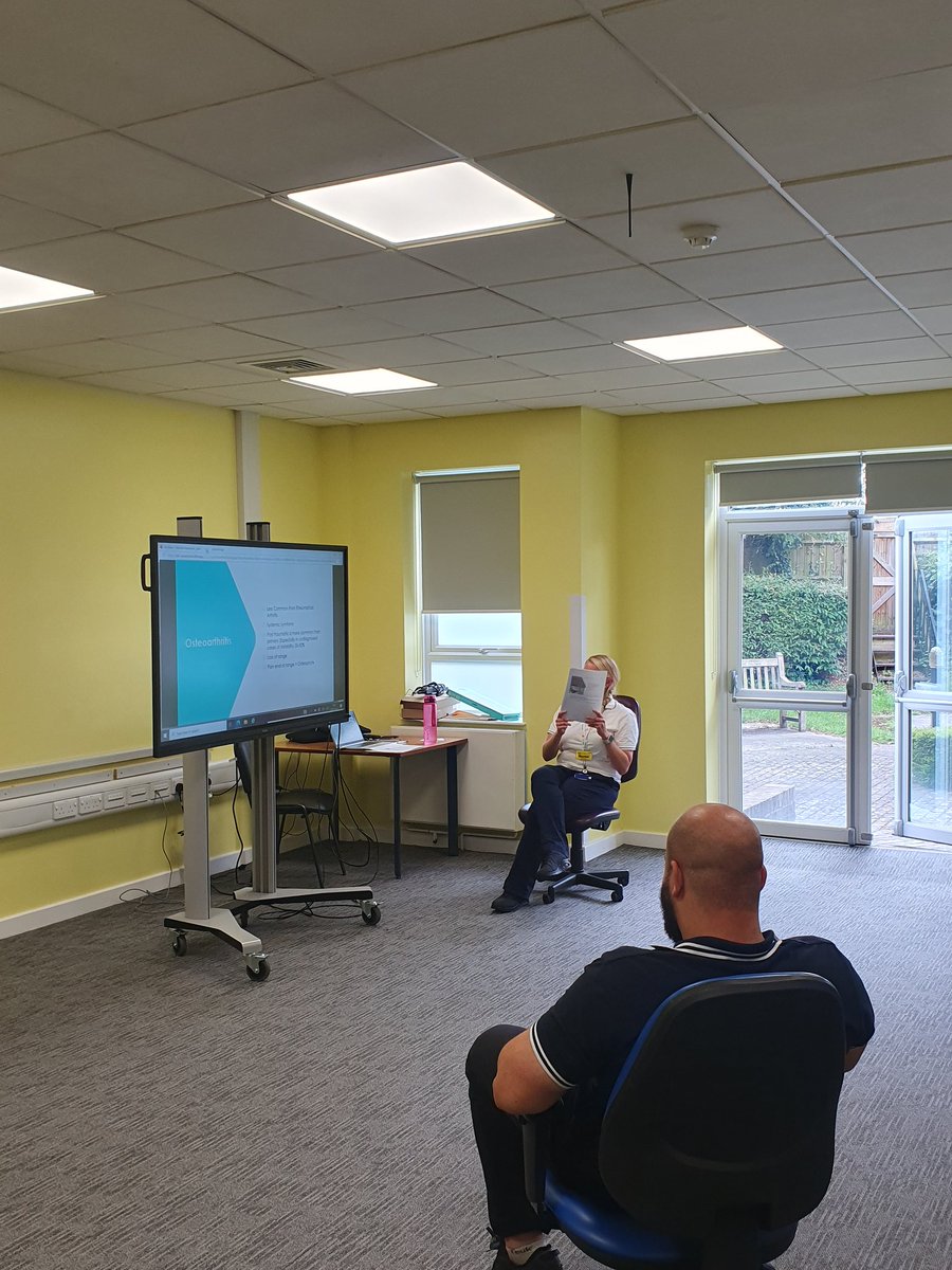 NM_CommunityMSK's tweet photo. The training never stops! Last week B5 in service was all about the subjective assessment regarding the elbow. This week, Rachel (while hiding behind her notes) teaches all about the objective assessment of the elbow. #InService #Physiotherapy #CPD https://t.co/Bu5s9hJuXn