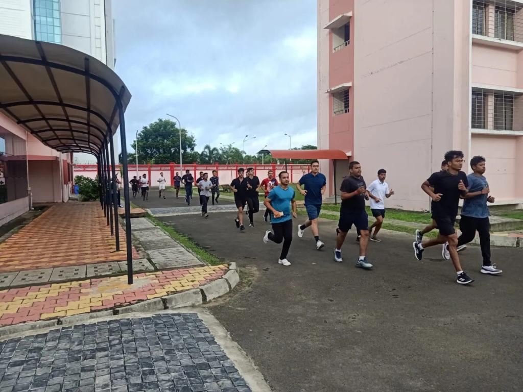 AIMK_Official's tweet photo. "🌄 Rise and shine! 🏀🎾 Join us for an exhilarating start to the day with some friendly college morning sports activities! 🌞🏃♂️🏃♀️ Let's kick off the day with a burst of energy and team spirit! 🙌 "
#CollegeSports #MorningMotivation #Teamwork #ActiveMornings #StudentLife https://t.co/P6viOSq4zp
