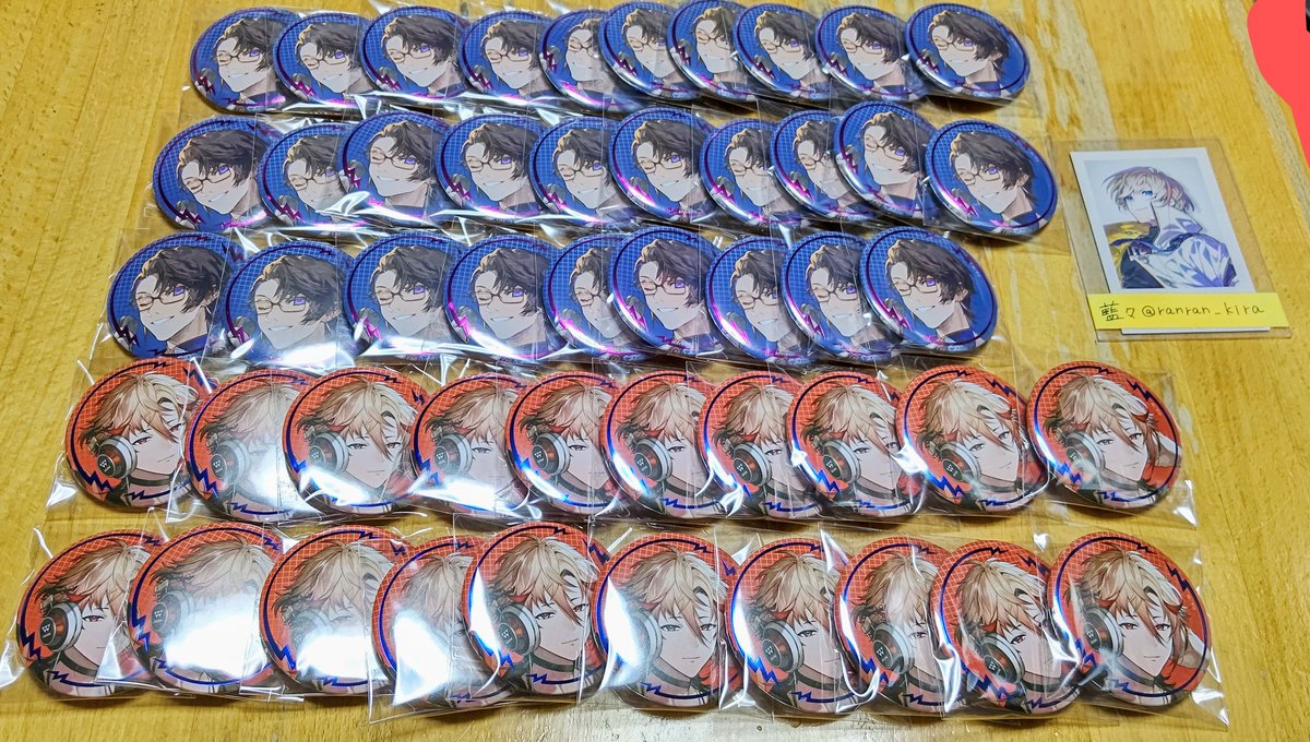 ranran_kira's tweet photo. 【交換】 にじさんじ VOLTACTION 1st Anniversary 1周年

譲)缶バッジ・📄29 🦉🎻20
アニメイト特典・📄3 🦉🎻2
OS特典・📄5 🦉🎻6

求)同種 🍝🍷

郵送交換。
よろしくお願いいたします！ https://t.co/6Xj0RmXTrr