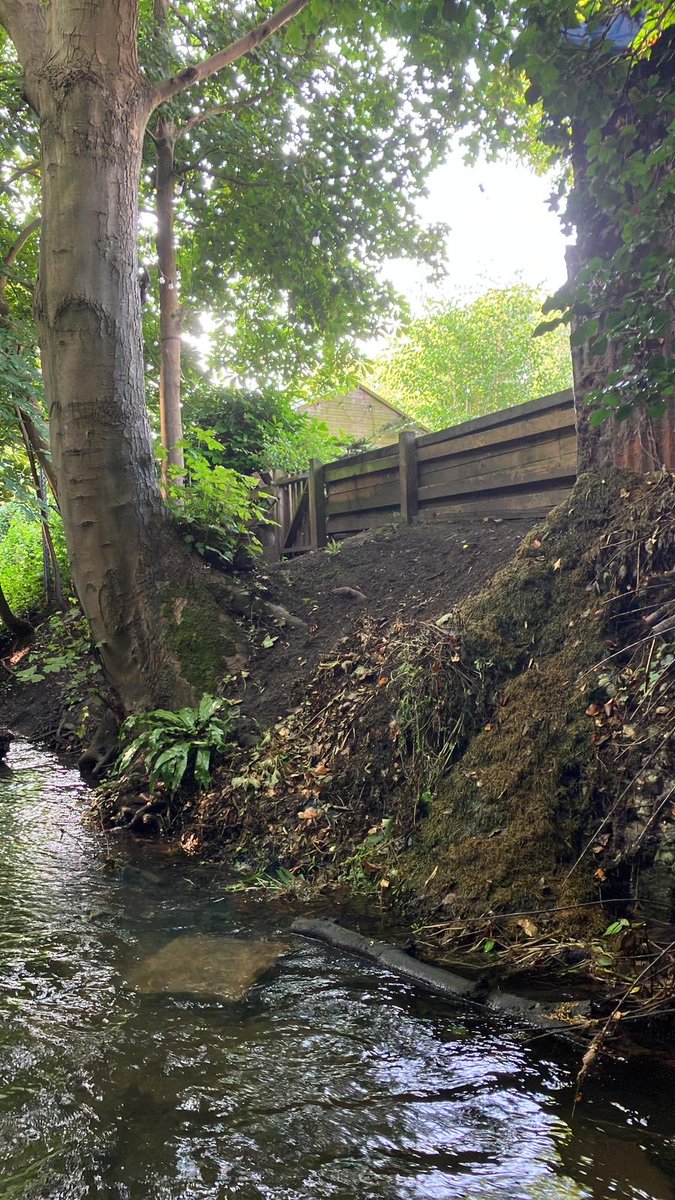 Please don’t throw your garden waste over over the fence, River #Dour #Dover. It falls into the river and gets caught up down stream and becomes a #FloodRisk thank you. ⁦<a href="/EnvAgencySE/">Environment AgencySE</a>⁩  
⁦<a href="/OurFinestDour/">Our Finest Dour</a>⁩