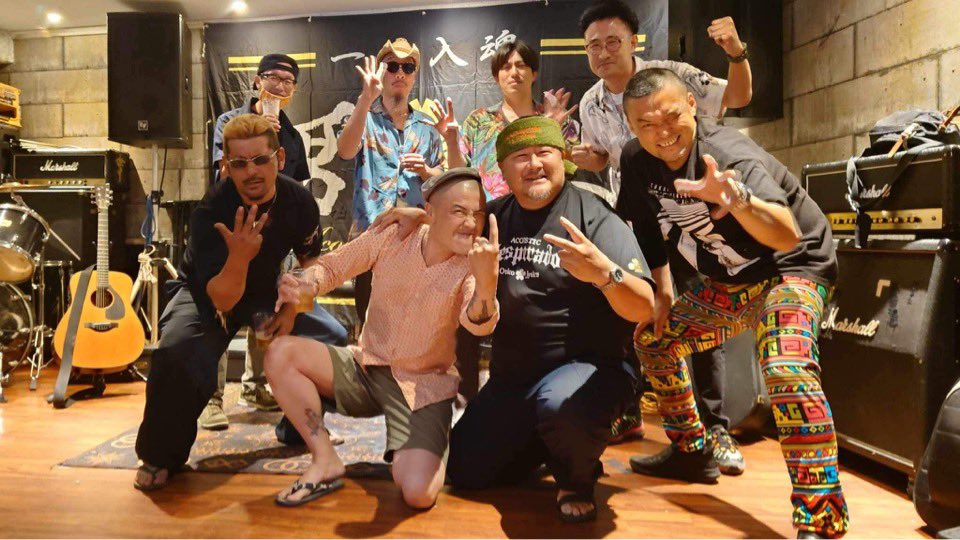 toga16's tweet photo. 昨夜❗️
男塾87限目!
遊びに来てくれた方々!
呼んでくれた吼流魅さん!
共演してくれた
bbくん!タクマロくん!
ありがとうございました❗️
久しぶりの男塾!
楽しい夜だったな!
今後ともよろしくお願いします‼️
#弾き語り
#吼流魅
#bbalone
#宮原タクマロ
#とがしのぶゆき https://t.co/TsUwmkV7sL