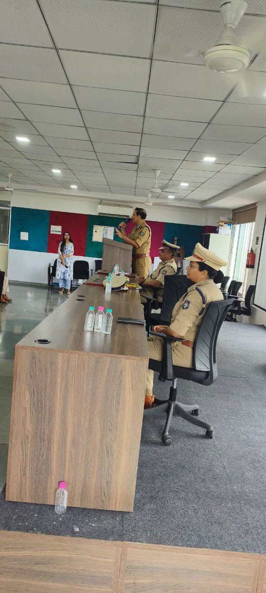 સુરત શહેર ટ્રાફિક પોલીસનો લોકાભિમુખ અભિગમ વધુ મજબુત બને અને ટ્રાફિક પોલીસ લોકોનું સેવા, સુરક્ષા અને શાંતી માટે સુચારૂ રૂપે કાર્ય કરી શકે તે માટે કતારગામ ઓડોટોરીયમ હોલ ખાતે ટ્રાફિક પોલીસ માટે ટ્રેનિંગ પ્રોગ્રામનું આયોજન કરવામાં આવેલ.