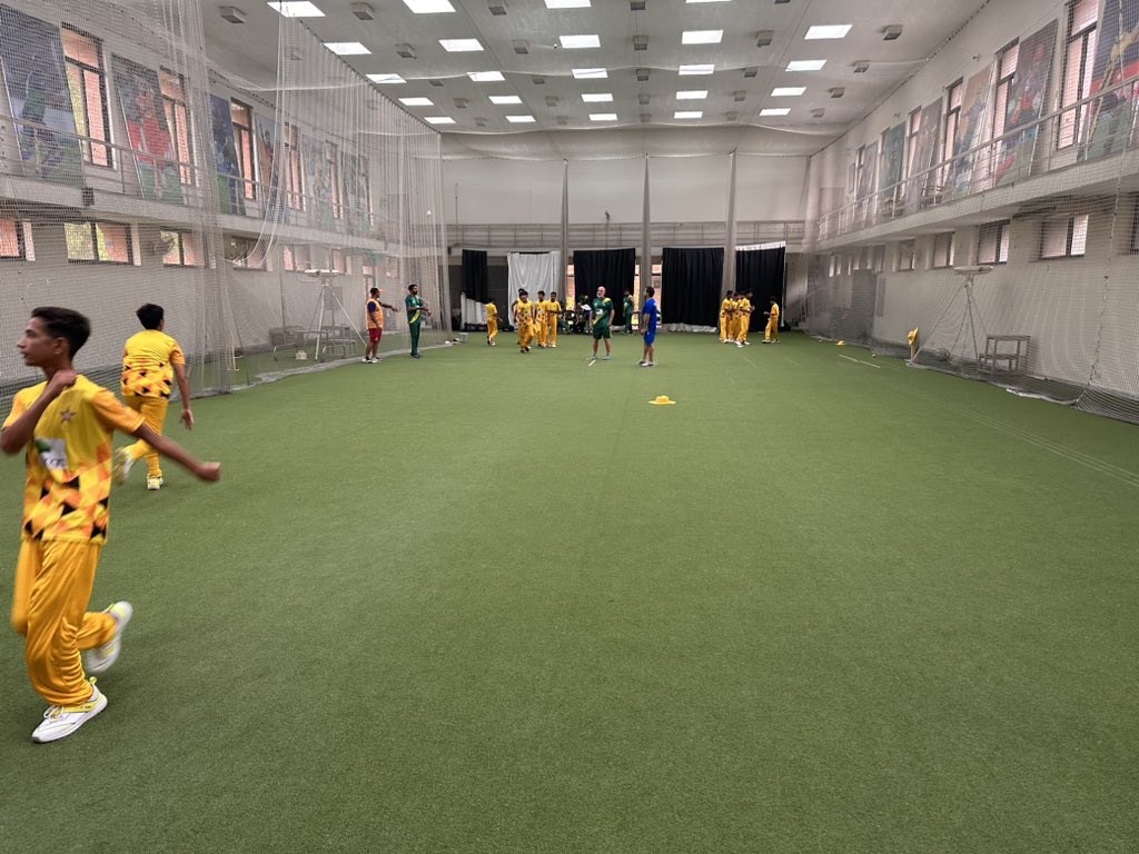 FaisalIqbalCric's tweet photo. Coach Mode 🇵🇰 #PCBPathWayPlayersDevelopmentProgram2023 #Under13 #Under16 #NCA @EngroCorp @TheRealPCB @TheRealPCBMedia https://t.co/w6AJSMnzfG