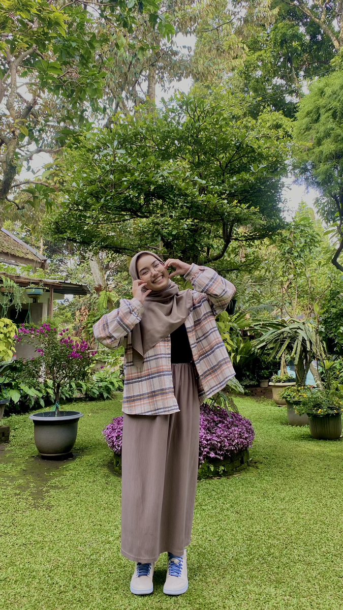 kuemaniis's tweet photo. @ohmybeautybank suka aja gt pake rok https://t.co/BlVd8Kl7ZT