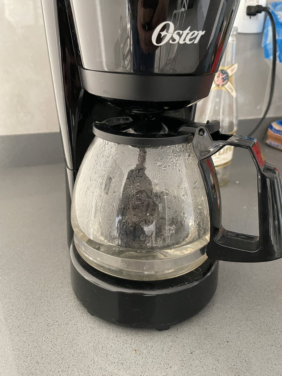 jpelaeza1's tweet photo. Hice café y no le eche café 

Primero que nada buenos días https://t.co/MWnWJ5fI72