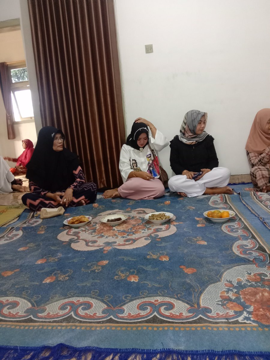 kan9imam's tweet photo. TAHLILAN MERUPAKAN SUNNAH RASULULLAH SAW

Rasulullah shallallahu alaihi wasallam telah menyampaikan bahwa sedekah tidak selalu dalam bentuk harta

Telah menceritakan kepada kami Abdullah bin Muhammad bin Asma` Adl Dluba’i, https://t.co/Dllk9z2AHh