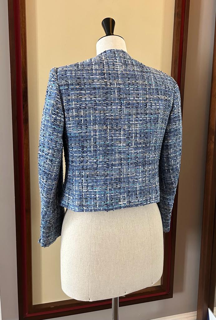 ksargentbespoke's tweet image. This bespoke ladies jacket has been created using luxurious cloth from Holland &amp;amp; Sherry. The mesmerising blue hues instantly put us in mind of the vibrant depths of the Mediterranean sea.

#KathrynSargent #bluejacket #summerwardrobe #bespoketailoring #SavileRowBespoke