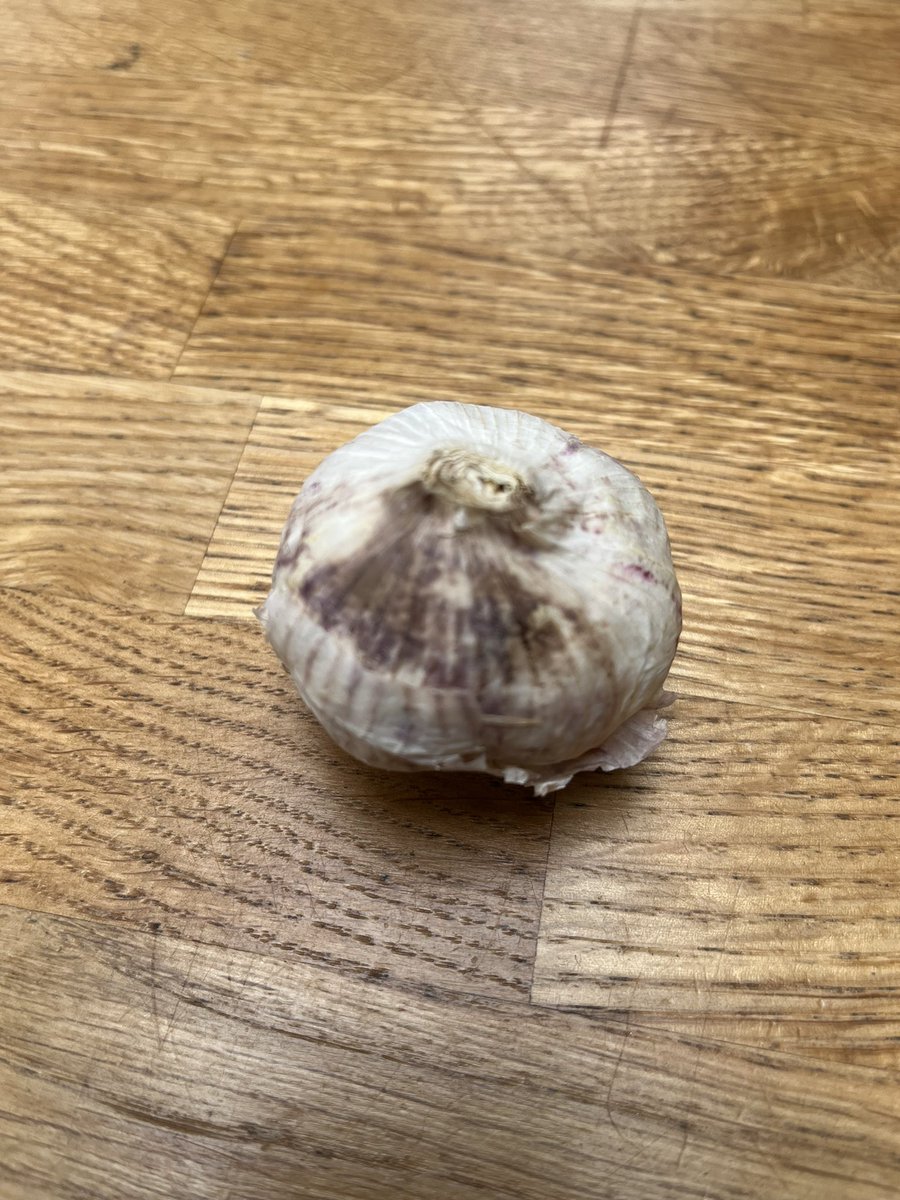 LouMidl's tweet photo. @sainsburys applaud you removing the use by dates off your fruit and veg but does seem to have reduced the quality of fruit and veg in online orders. These were all in my latest order and doesn’t include the brown cauliflower I sent back. https://t.co/sfumvOk73M
