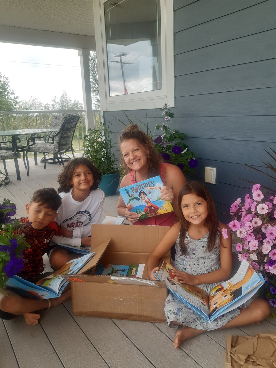 THE box arrived!!!!! Holding my book in my hands .... just WoW💛 These 3 humans are my world - amazing to share the experience with them. Thank you <a href="/PageTurnerLit/">Page Turner Literary Agency</a> <a href="/FeedingMndsPrs/">Feeding Minds Press</a> @drydenbks and the incredibly talented Chloe Burgett. #pb #kidlit #DREAMSCOMETRUE