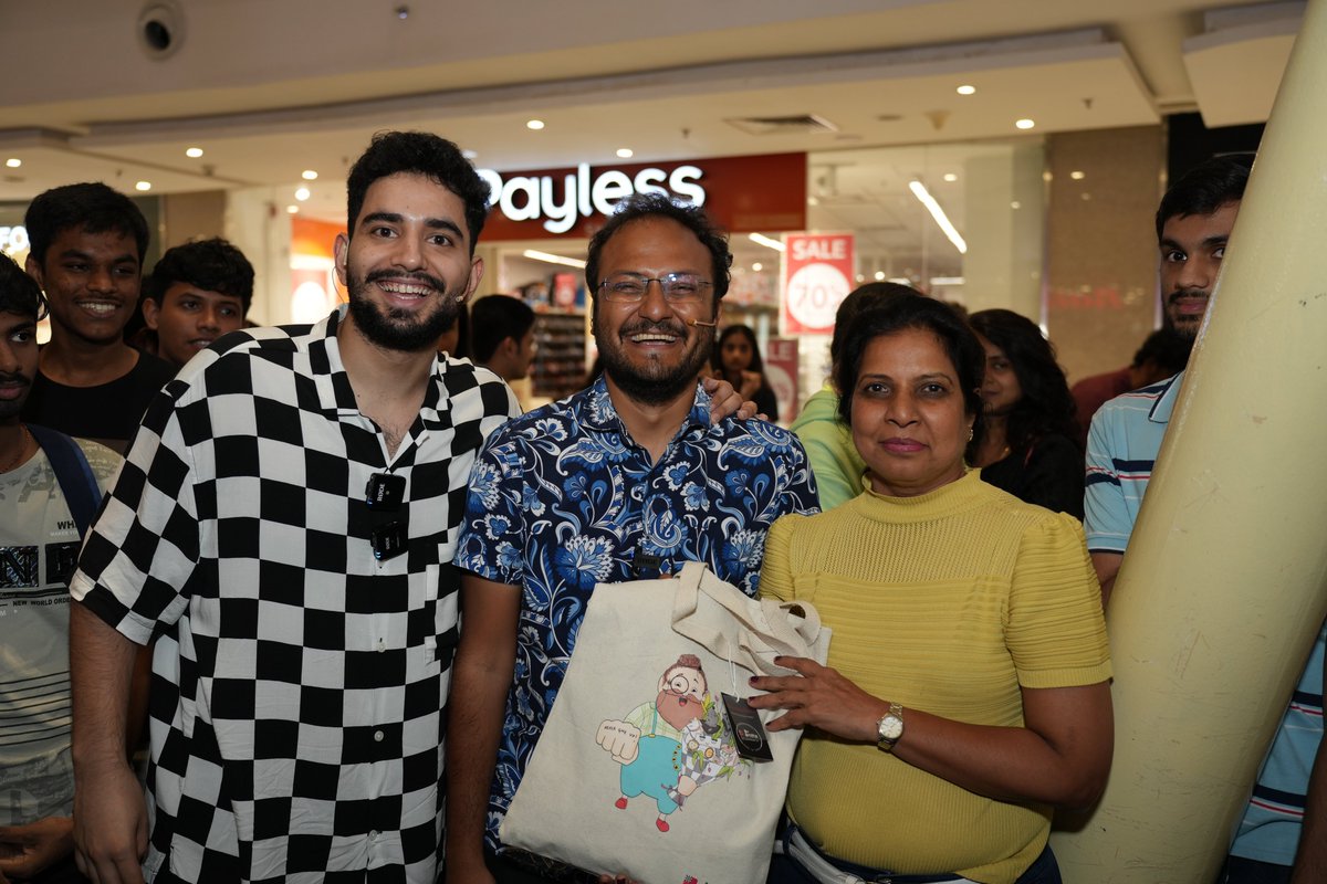 MarketcityKurla's tweet image. Kings of the Board Unite! ​

International Chess Day Celebration at #PhoenixMarketcity Mumbai Reached New Heights with the Tandem Simul by Samay and Sagar! 
​
Relive the Nail-biting moments, heart-racing moves, and Towering Triumphs with our Exclusive Album!