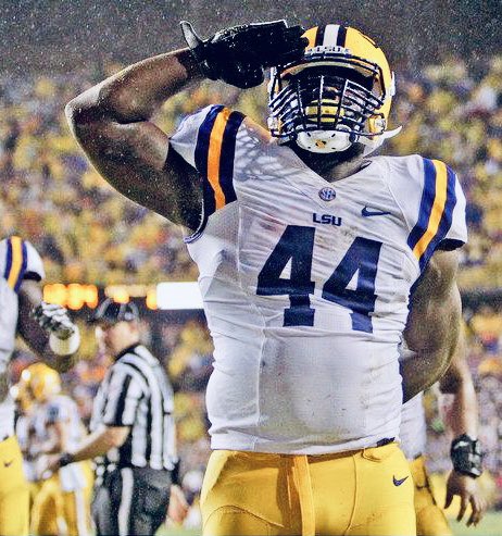 DSports24's tweet photo. #JerseyCountdown brings you @JC_PUNISHER_GA an EPIC Picture after a TD! #2Gritty2BePretty the FB rarely gets the light but he paved the way for a lot of great backs. Rushed for 7-TDs over his 42-Games played. 4️⃣4️⃣-Days until 🥾 ➡️ 🏈 #LSUvsFSU #LSU @FauxLes https://t.co/VQOgbXeFB5
