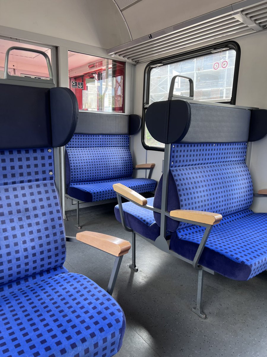 TafLorch's tweet photo. #TRI_Train_Rental unterwegs im #Remstal - bringt mich gut Heim vom
Arzt ins Homeoffice
#Silberling #ersatzzug @bwegtBW https://t.co/hgB59mZ6R8