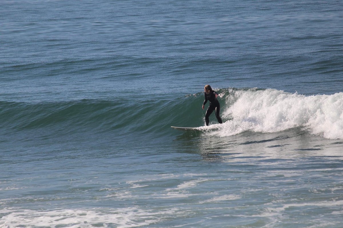 Morocco ~ right-hander waves for days 🙌🙌

#learntosurf #morocco #surfing #surfsup #surflessons #surfschool #surftrips #surfsessions #newskills 
- - - - - - - - -
📧contact@shakasurfmorocco.com
🌐 shakasurfmorocco.com