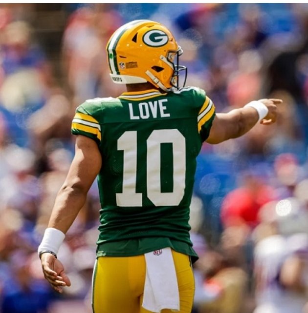 packers_access's tweet photo. If Jordan Love throws 25 TDs and no more than 10 interceptions I wont be able to control my excitement for the future. What's your prediction for Jordan Love in 2023? https://t.co/lD4cOwfkLL