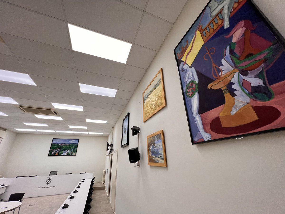 jordimasquef's tweet photo. Restituïm l’obra de Ministral, que torna a presidir el Saló de Plens de #Figueres i incorporem cinc obres més dels artistes empordanesos del Grup 69 Ramon Pujol Boira, Daniel Lleixà, Lluís Roura, Ricard Anson i Alícia Viñas. https://t.co/fR7xxiXQhF