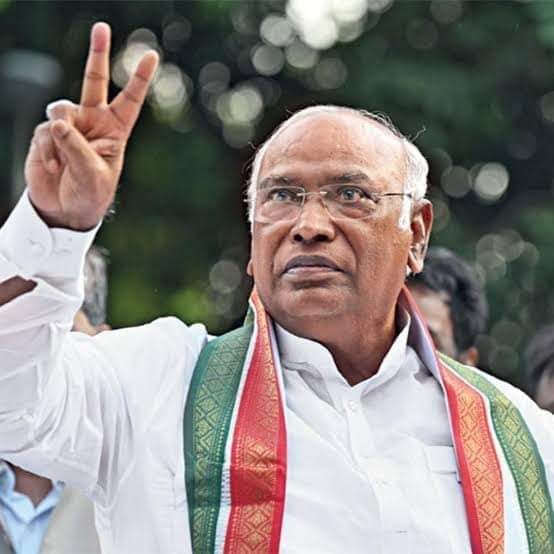 भारतीय राष्ट्रीय #कांग्रेस के यशस्वी अध्यक्ष श्री #मालिकार्जुन_खड़गे जी को जन्मदिन की हार्दिक बधाई व शुभकामनाएँ !!!!!
<a href="/kharge/">Mallikarjun Kharge</a> <a href="/INCIndia/">Congress</a>