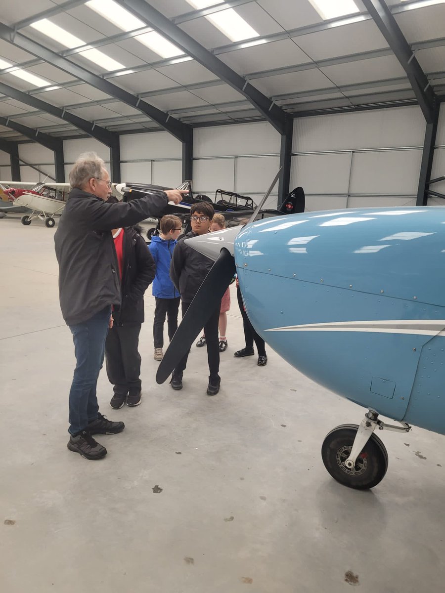 GrampianPrimary's tweet photo. Y5 reached new heights in applying their science knowledge of forces at their trip to Derby Airfield. The chn were given a tour of the hangar, sat in the pilot's seat, took command in the control tower and discovered how planes are engineered to take advantage of different forces https://t.co/SWhOlGT8Uu