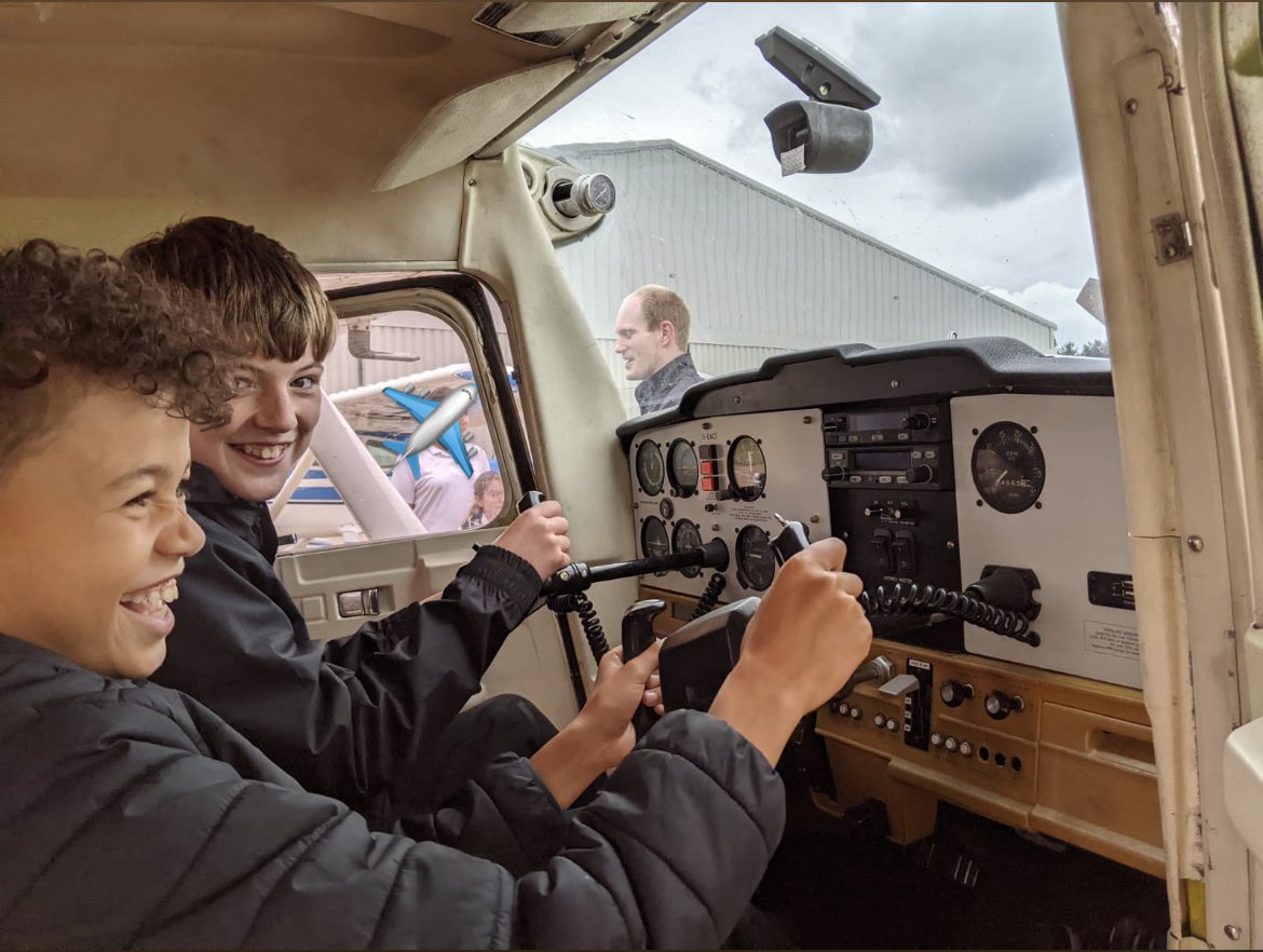 GrampianPrimary's tweet photo. Y5 reached new heights in applying their science knowledge of forces at their trip to Derby Airfield. The chn were given a tour of the hangar, sat in the pilot's seat, took command in the control tower and discovered how planes are engineered to take advantage of different forces https://t.co/SWhOlGT8Uu