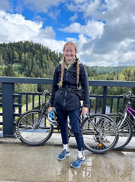 czechfulbright's tweet photo. How to use your skills,hobbies, and passion to get through and enjoy your life abroad? Read today's blog by Elinor Grage, who taught English as a #Fulbright ETA in tiny town Odry: https://t.co/pt1FyukCSn
#teachenglishabroad #FulbrightETAs #czechfulbrightblog #theaterworkshop https://t.co/Yj6o7icPOB