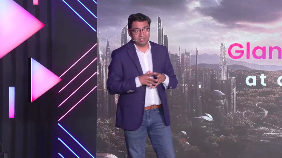 InMobi's tweet photo. At #GlanceForward, we have just begun an insightful evening with a special address by our Co-Founder, Abhay Singhal. We're getting goosebumps as he takes us through how India has been changing the world and how we can continue to do so with technology and creativity. ✨ It's #HappeningNow, so tune in: https://t.co/JCZw8fn7eE
#disruption #India #leadership #marketing #advertising