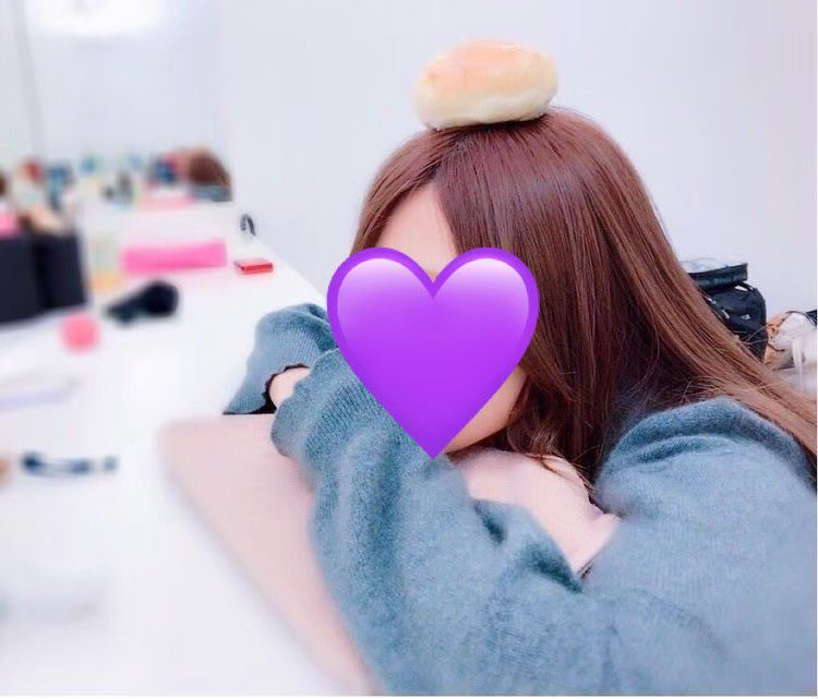 _6s_m's tweet photo. ジュニア時代の出されたから私も出す！！これはあざとい警察ですね？この後ろでずっと アラスカってほんとあつ〜い〜ってアイラ.ンド撮ってたんだけど無視してた💜だった😂 🧡でした
#6音で妄想 https://t.co/k5kFGlPkYk