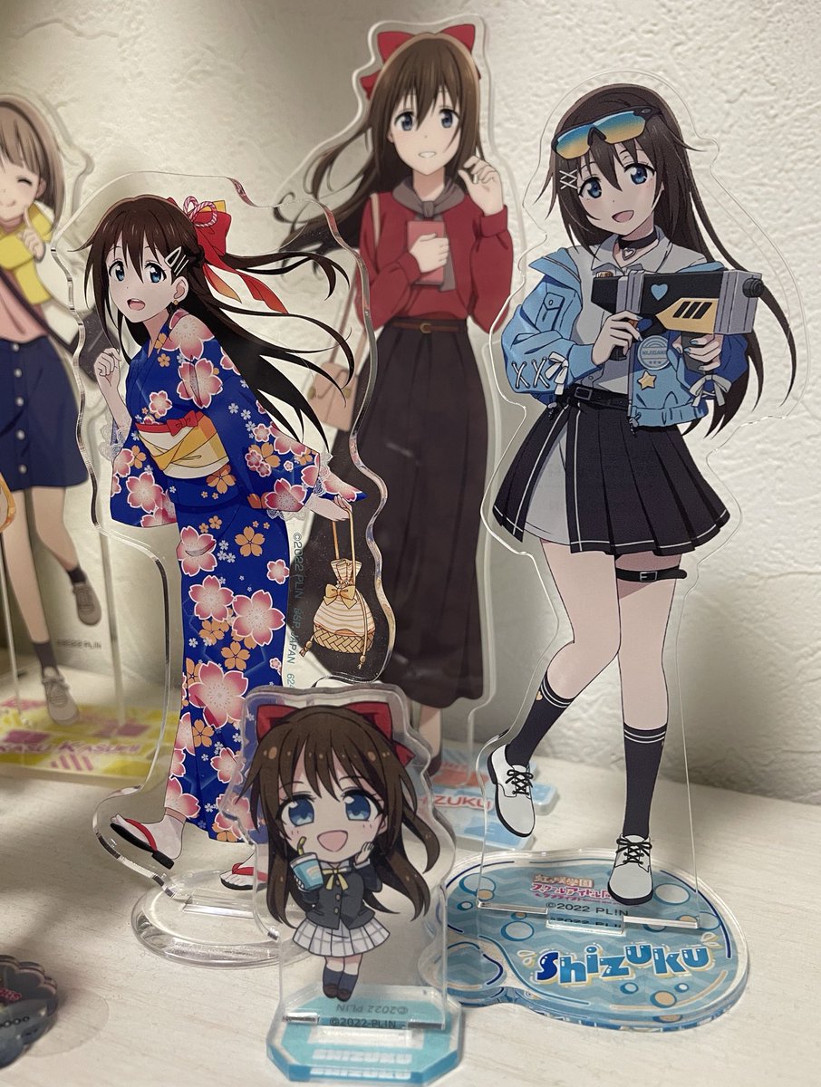 QbW321's tweet photo. 虹ヶ咲ヴィレヴァンコラボ、しず子アクスタのみ購入しました。
新潟でも販売してくれてありがとうございます🙇‍♀️
少しずつアクスタが増えていく… https://t.co/0KK940JSuL