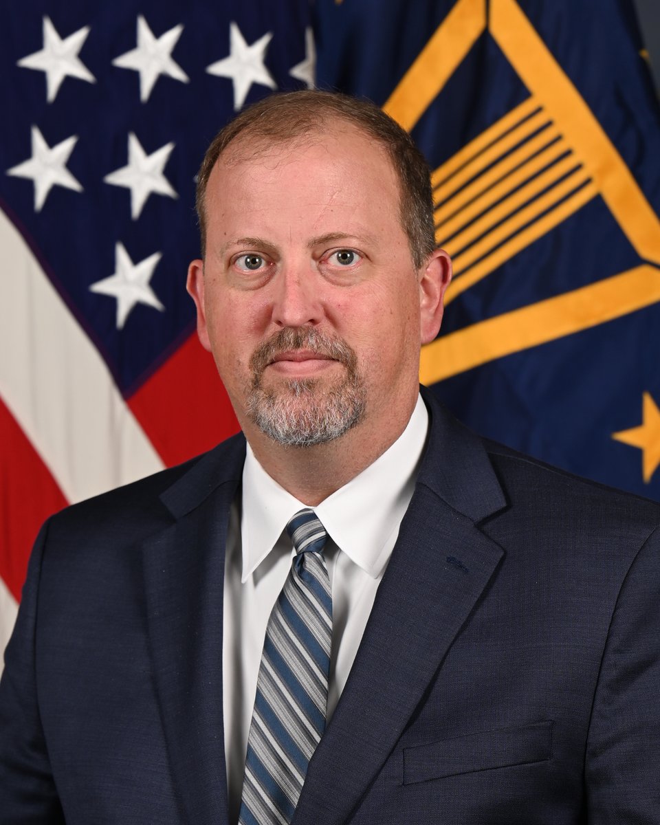 DoW_CIO's tweet photo. Join us in welcoming Mr. William (Bill) Dunlap, our new Principal Director for the Deputy CIO(IE) – bringing his prior experience as DARPA CIO to help us modernize the DoD Information Enterprise! #JWCC #Cloud #Software https://t.co/pcDtZs0PGM