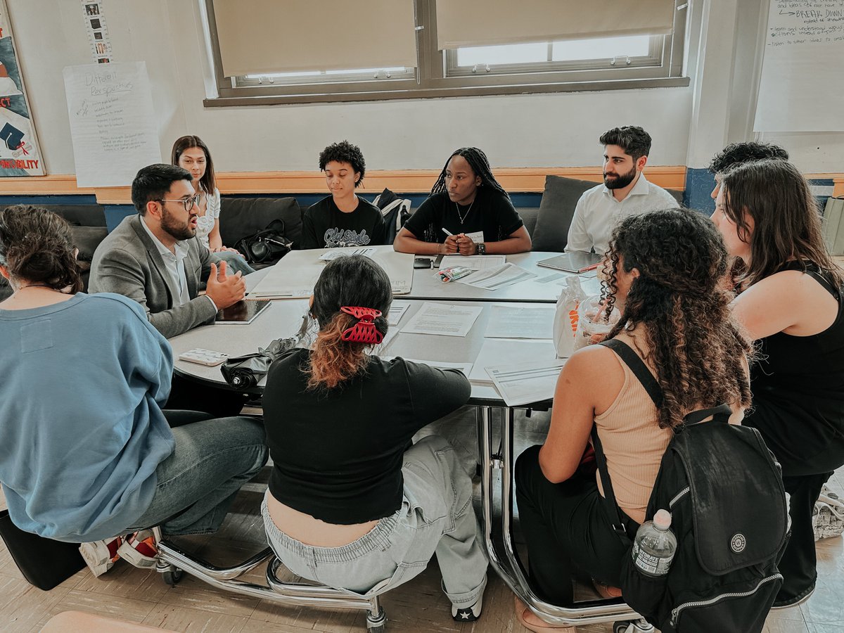 🤩 Here’s a group of young people dedicating their summer to helping others and making a difference!

Whilst in NYC, I popped by the <a href="/YVoteNY/">YVote</a> Summer ChangeMakers Institute to meet with inspiring young people &amp; see their youth-led programme in action. Super impressive! 🇺🇸