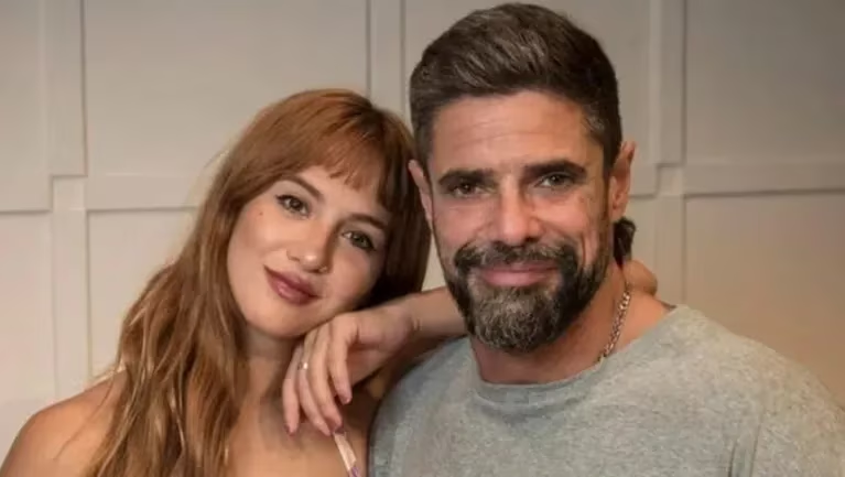 La bailarina habló del valor que tiene mantener una relación sin ataduras.

Es una pregunta recurrente. Cada vez que Flor Vigna está frente a los micrófonos tiene que explicar o desmentir rumores de separación de su relación con Luciano Castro.

infoprovincia.com.ar/flor-vigna-dio…