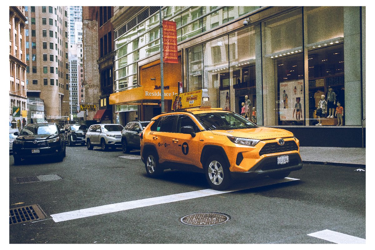 sumtam_'s tweet image. TAXI 🚕 

#YellowCab #X100V #streetphoto #NewYork