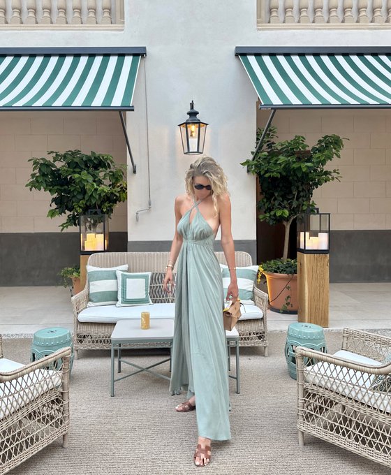 The best way to end every European summer night includes watching the sunset with a glass of wine 🥂 https://t