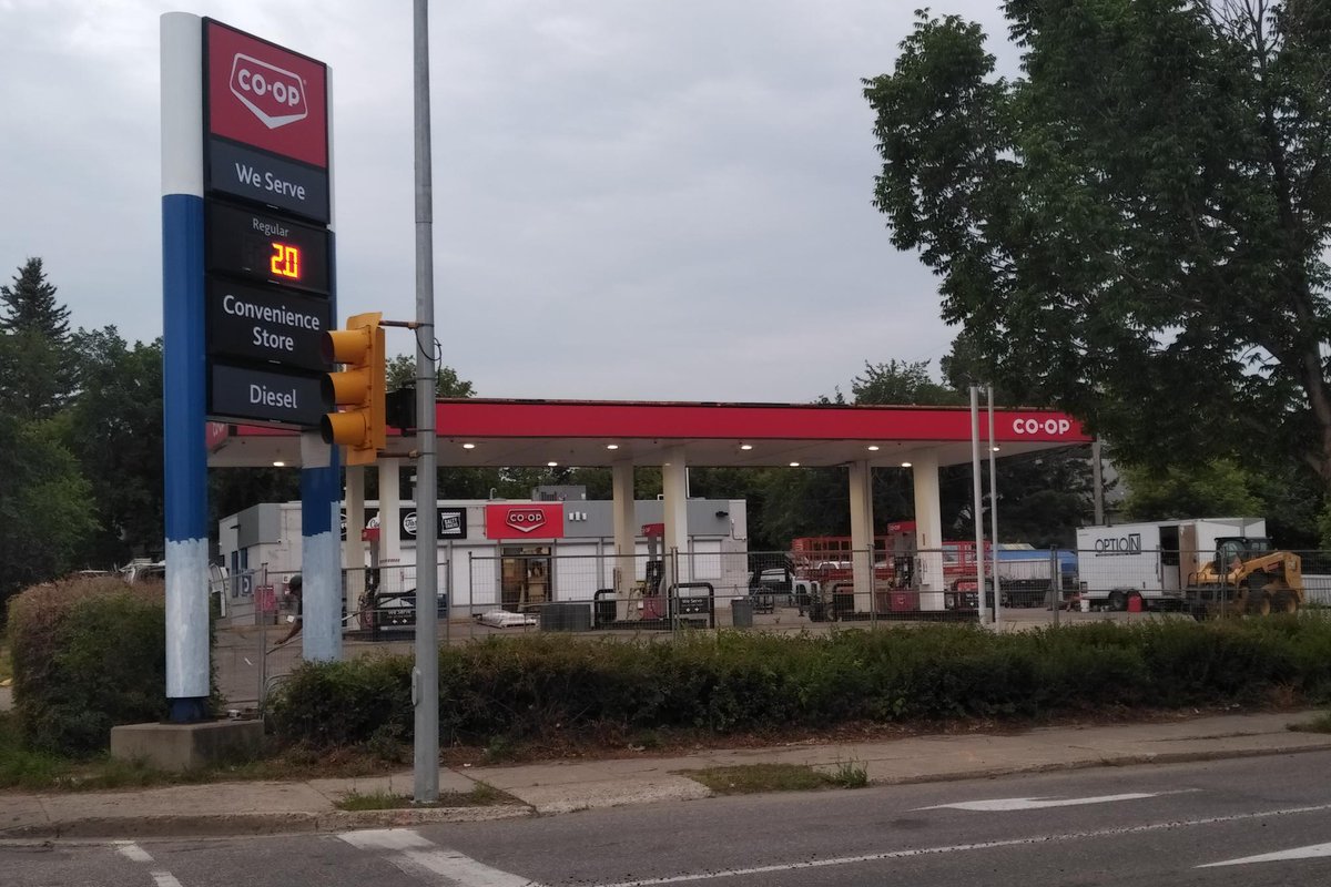 Cooper_crs's tweet photo. Exciting to see the changes @HeritageCoopLtd newest Brandon location! Supporting downtown's business community and First Street travelers. #reallylocal #investedinthecommunity @CoopCRS https://t.co/lrJzGGAHn9