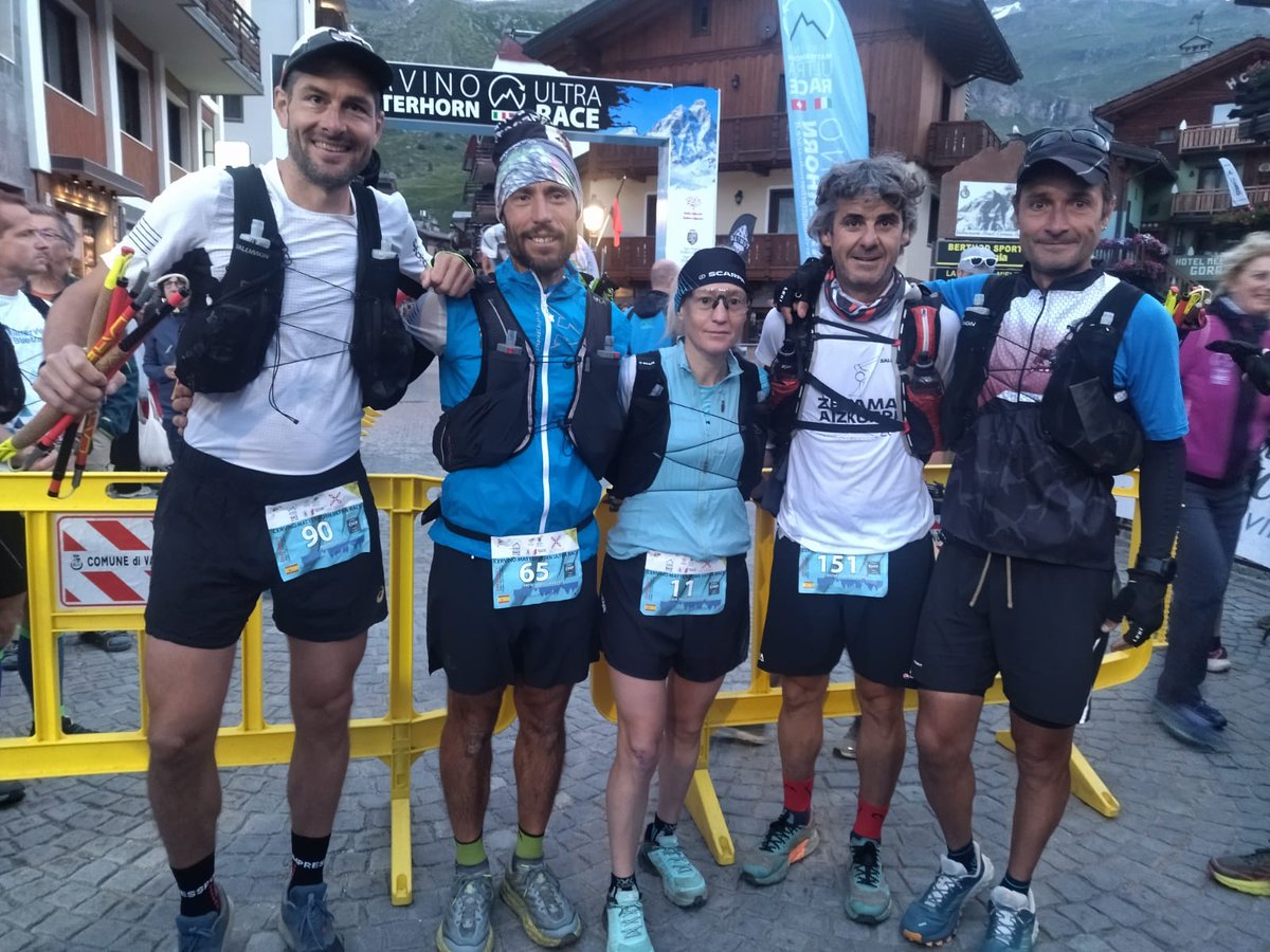 Y el grueso de la tropa hispana sigue bien colocado!!
Galve, Patxi, Trigueros, Plasin y Oscar Perez. Vamos!!
173 kms/11550 y ya casi 9 horas de carrera. 
Cervino Matterhorn Ultra Race.