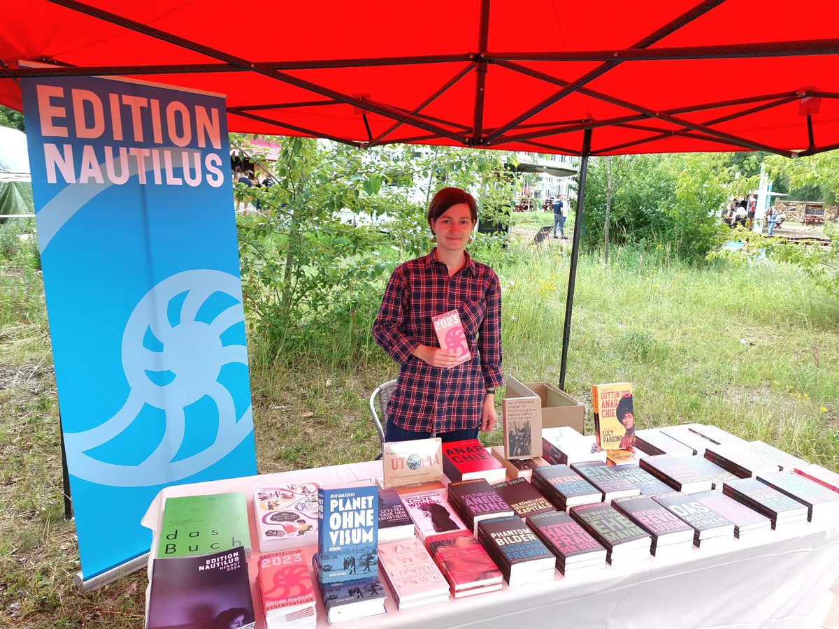 #Greifswald ahoi: Heute und morgen findet ihr uns im Verlagsdorf auf der @Katapultmagazin Gartenparty!
Mit Lesungsprogramm, Livemusik, Foodstände,  Pflanzenmarkt, Kleidertausch, Spiel und Spaß 😎 #katapultgartenfest