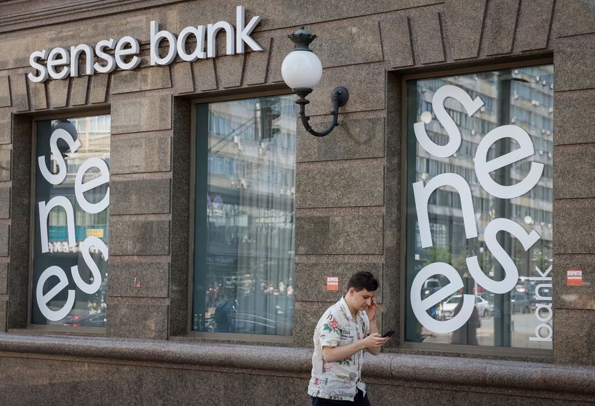 KyivPost's tweet photo. ⚡️Ukraine’s Cabinet of Ministers adopted a resolution to withdraw #SenseBank (former #AlfaBank) from the market and nationalize it.
The ultimate owners of Sense Bank are Russian citizens Mikhail Fridman, Petr Aven and Andrey Kosogov. https://t.co/v1HolrjH9G