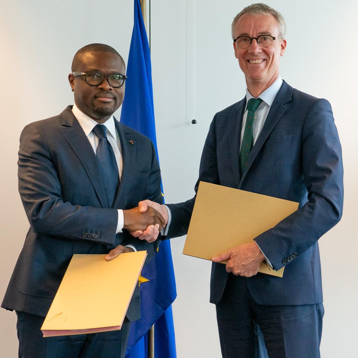 UEauBenin's tweet image. Le programme #PAGODES de près de 42 milliards de FCFA (63,75 MEuros) signé hier soutient les priorités du #PAG2. C’est l&apos;un des rares programmes d&apos;appui budgétaire #ODD que l&apos;#UE a signé avec des pays partenaires dans le monde entier.🇧🇯🇪🇺
👉urlz.fr/mMI5
#GlobalGateway