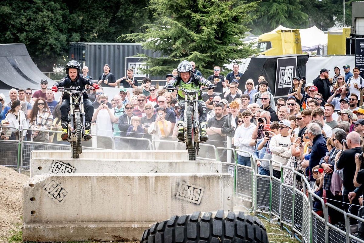 Show stoppers <a href="/AlexzWigg/">Alexz Wigg</a> + <a href="/JackPrice1997/">Jack Price</a> doing their stuff <a href="/fosgoodwood/">Goodwood FOS</a> 🔥🔥

📸 <a href="/MantisProMedia/">Mantis Pro Media</a>