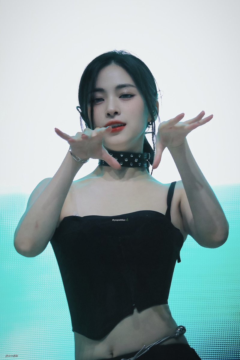 Ryupatties's tweet photo. 230520 HITC NY

🖤

#ITZY #있지 #류진 #RYUJIN 
#申留真 #リュジン https://t.co/YBXdplzk4f