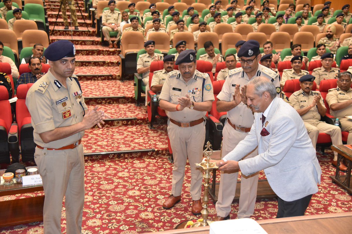 IDSAIndia's tweet image. Maj. Gen. (Dr.) Bipin Bakshi @BipsBak delivered the keynote address in the seminar on Security in #AmritKal-Emerging Paradigms organised by @CISFHQrs at the National Industrial Security Academy in #Hyderabad.