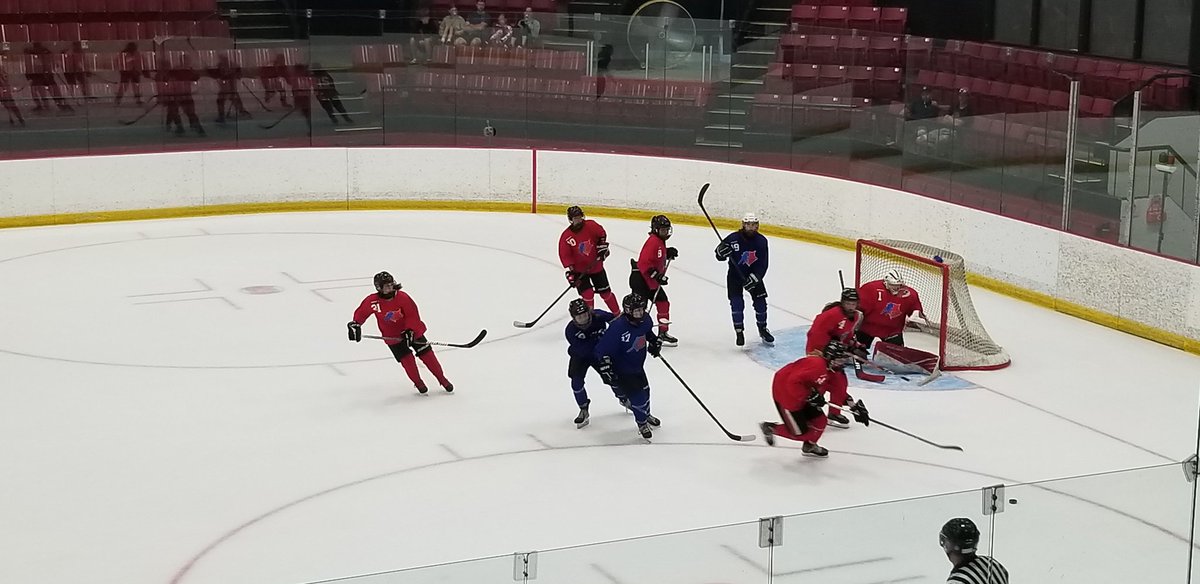 Don19hockey's tweet image. 1er arrêt du roadtrip...
Camp de sélection Équipe NB U16 féminin à  UNB - Fredericton.
#scoutinglife 🏒😎