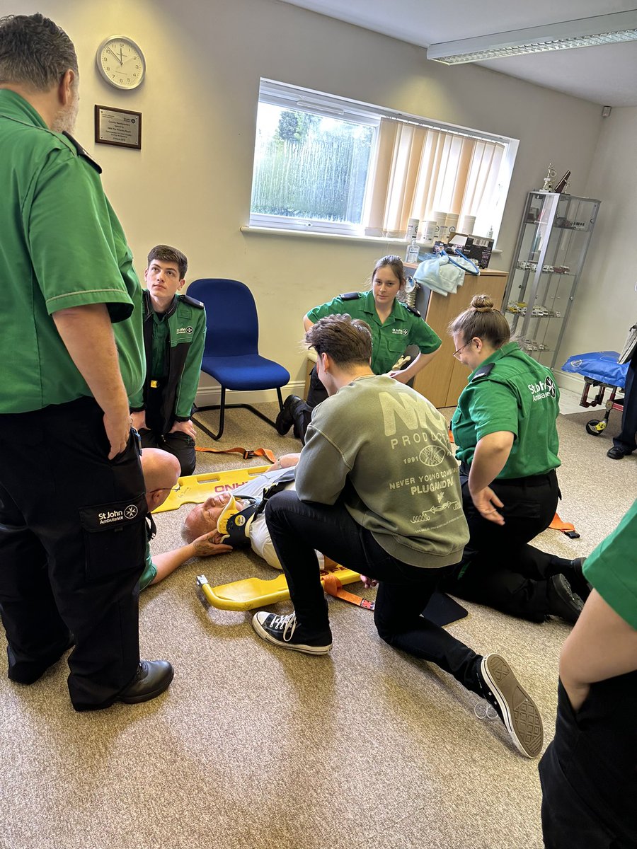 Emma Cleaver-Dowsett tweet media