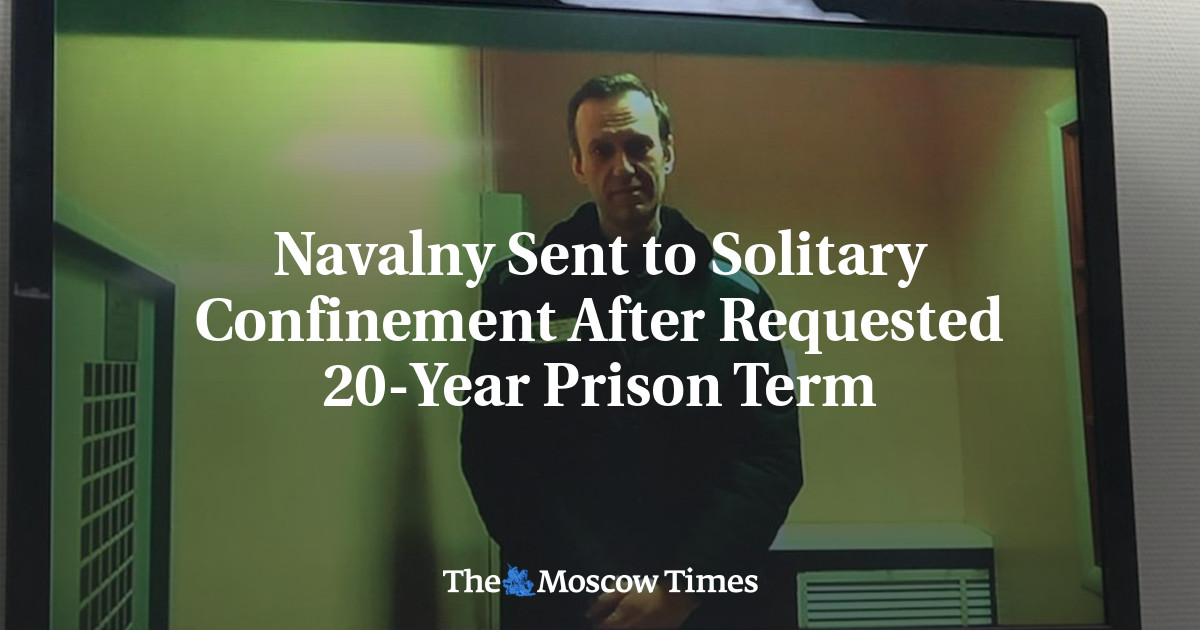 Andy Vermaut shares:Navalny Sent to Solitary Confinement After Requested 20-Year Prison Term: “Just an hour ago, Alexei Navalny was again placed in a solitary punishment cell [for] introducing himself incorrectly,” his lawyer said. Thank you. https://t.co/LTM5IMNaI8 https://t.co/hNssMltuvH