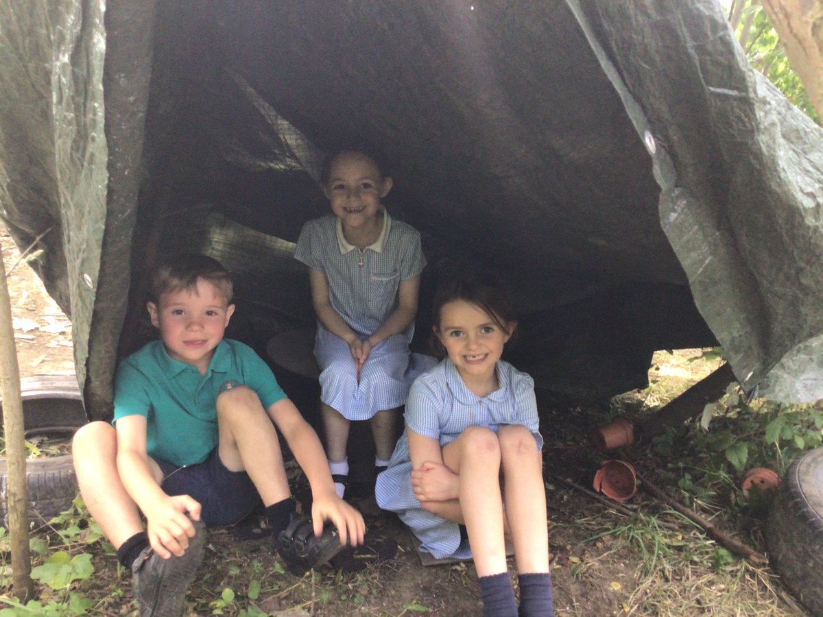 AusthorpeYear2's tweet photo. Den building fun in the Wildlife Area yesterday! https://t.co/rpG7akq4fv