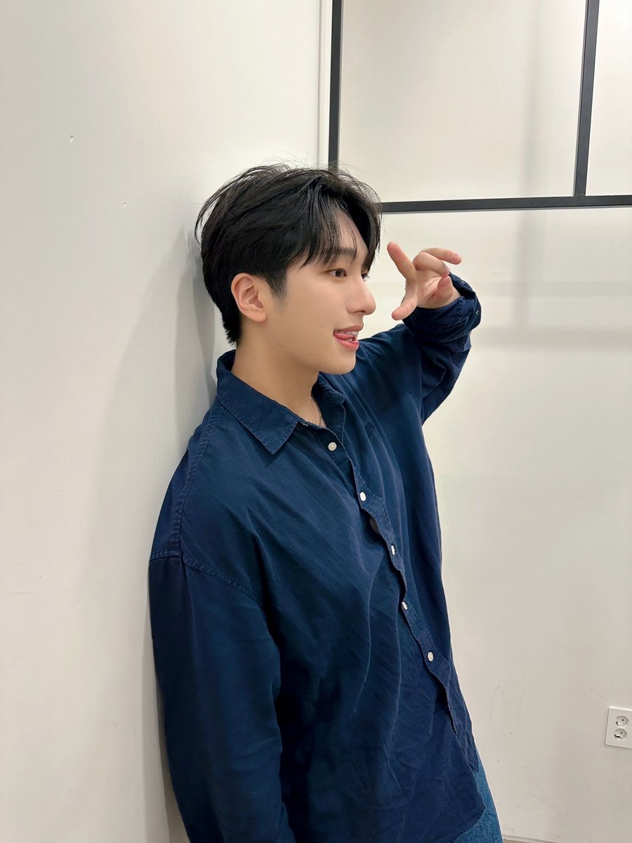 OmegaX_members's tweet photo. [#OX]

😝❤️

#OMEGA_X #오메가엑스
#세빈 #SEBIN https://t.co/qew04UYRuB